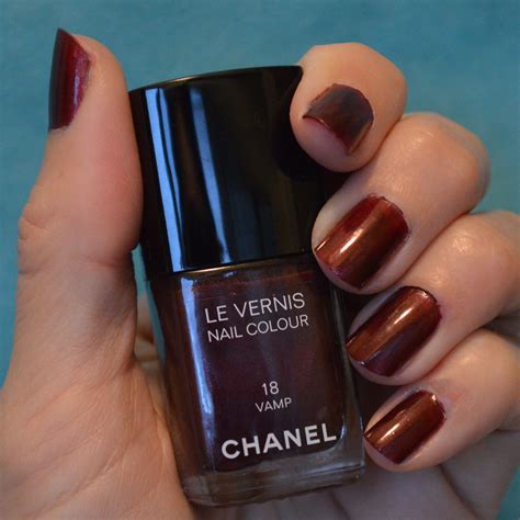 chanel vamp nail polish review.